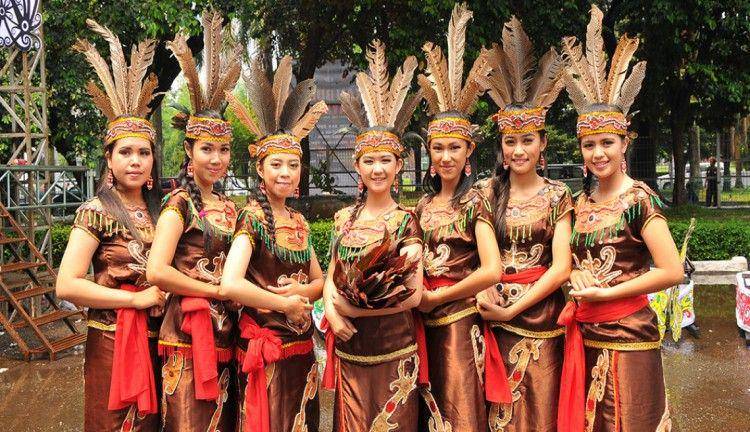 ilustrasi suku Dayak (dok. news.unair.ac.id)