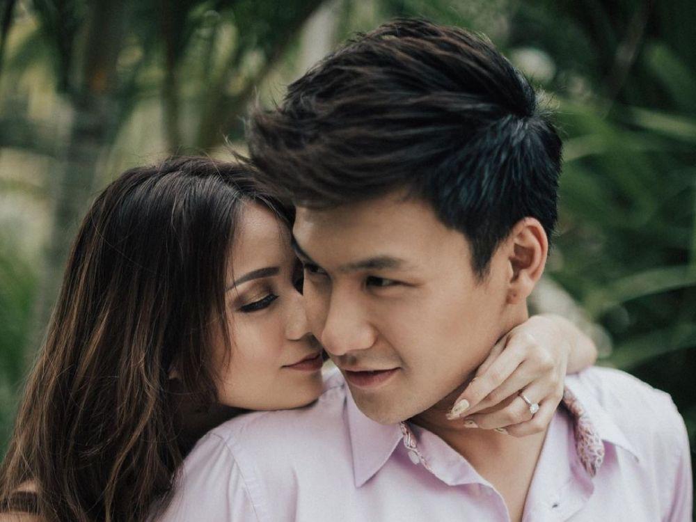 9 Potret Romantis Stella Cornelia dan Fendy Chow, Lengket Abis