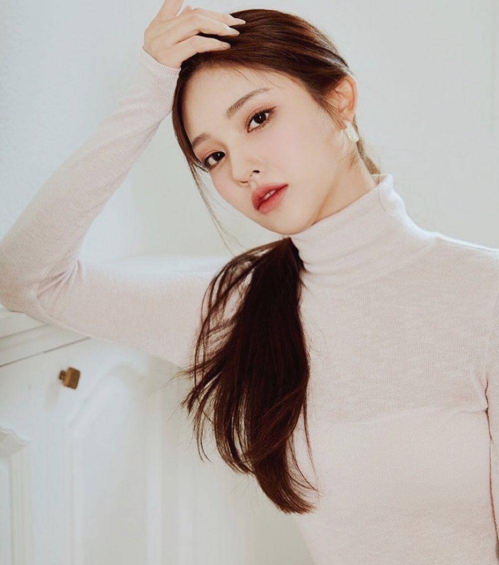 Lee Si Woo (instagram.com/s2xwo)