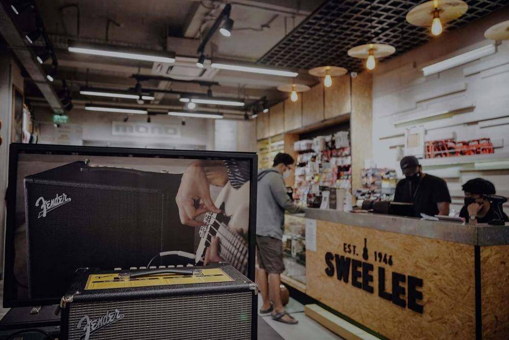 Swee Lee (https://www.instagram.com/sweeleejakarta/)