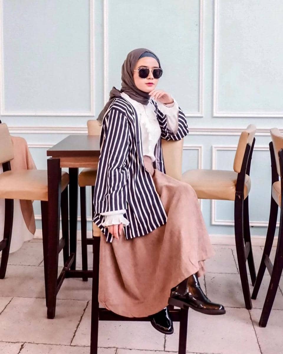 Outfit motif stripe ala Miara (instagram.com/mia_raaa)
