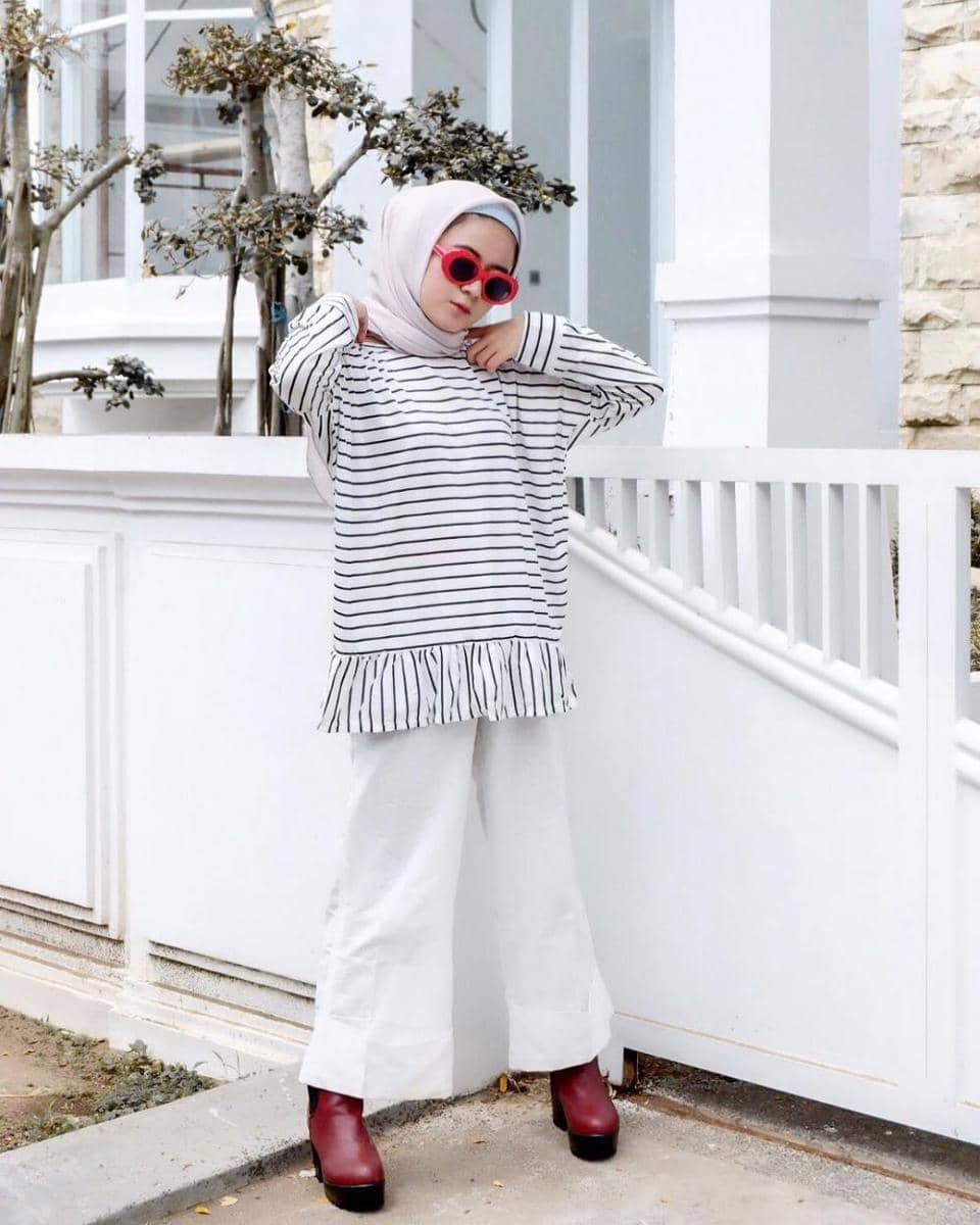 Outfit motif stripe ala Miara (instagram.com/mia_raaa)