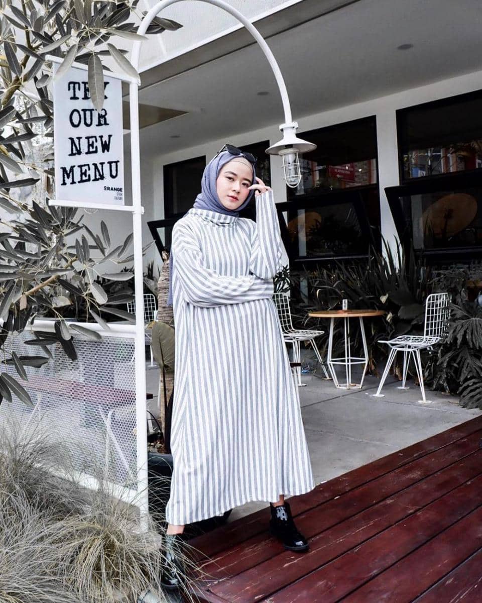 Outfit motif stripe ala Miara (instagram.com/mia_raaa)