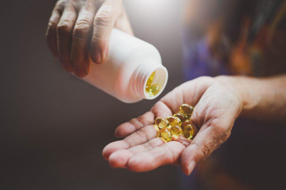 Vitamin D: Dosis, Manfaat, Efek Samping, Interaksi Obat