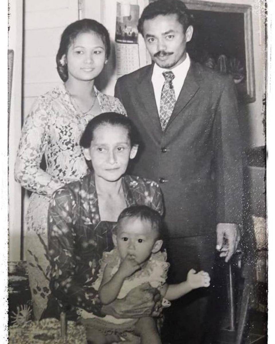 potret masa muda ibu Krisdayanti dan Yuni Shara (instagram.com/krisdayantilemos)