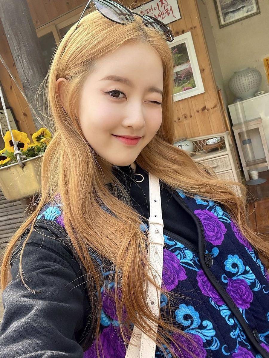 Sieun STAYC (twitter.com/STAYC_official)