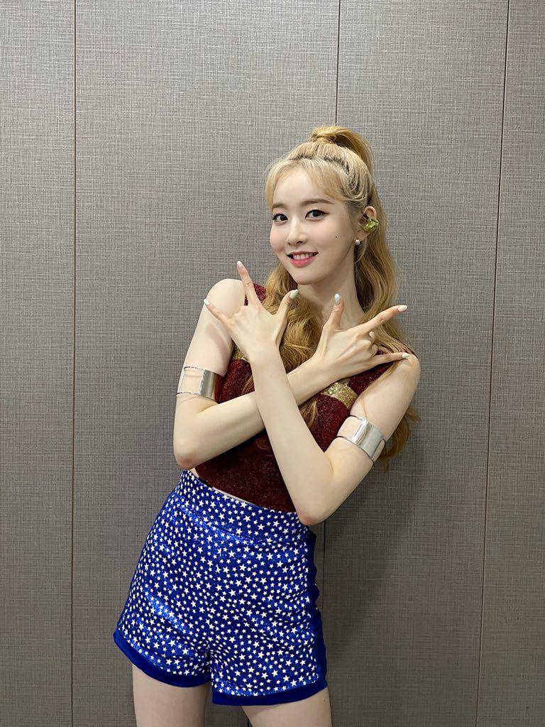 Sieun STAYC (twitter.com/STAYC_official)