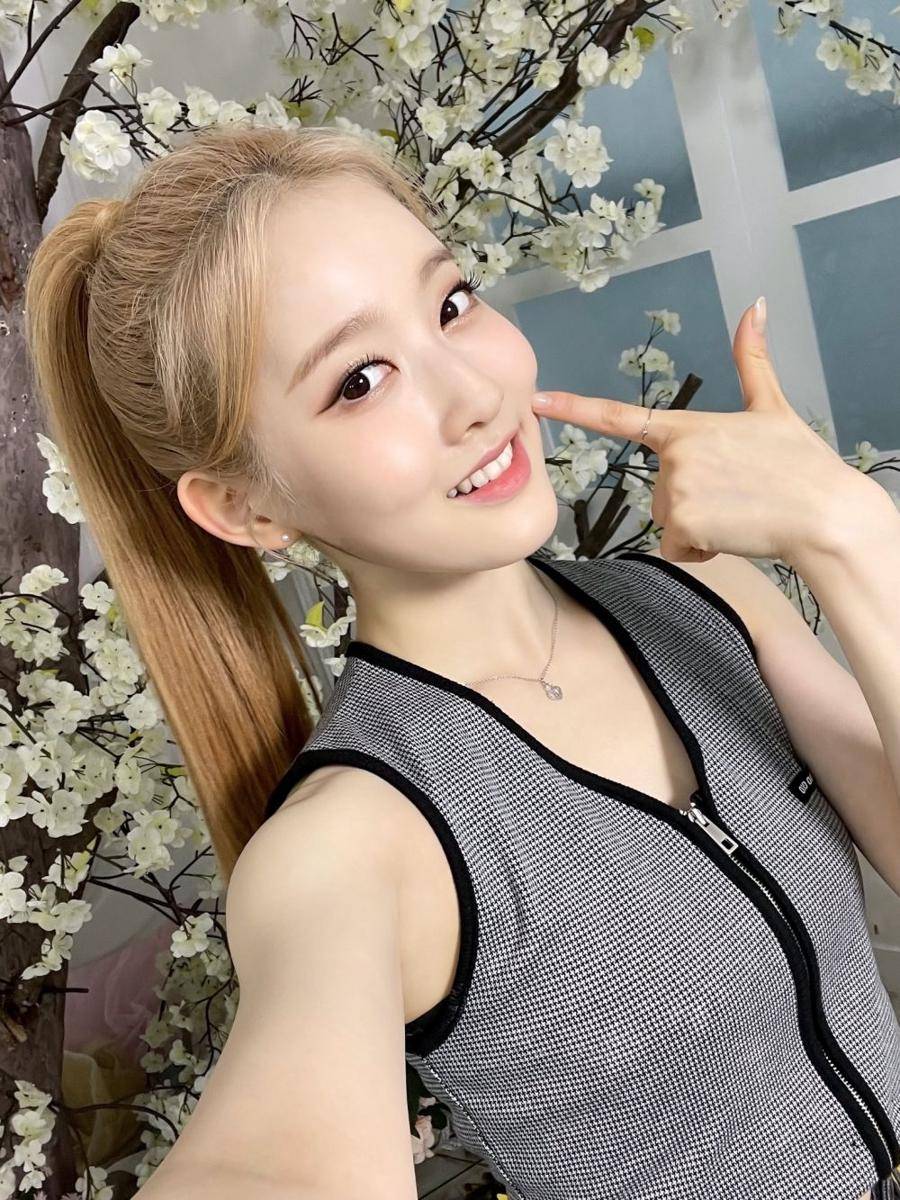 Sieun STAYC (twitter.com/STAYC_official)