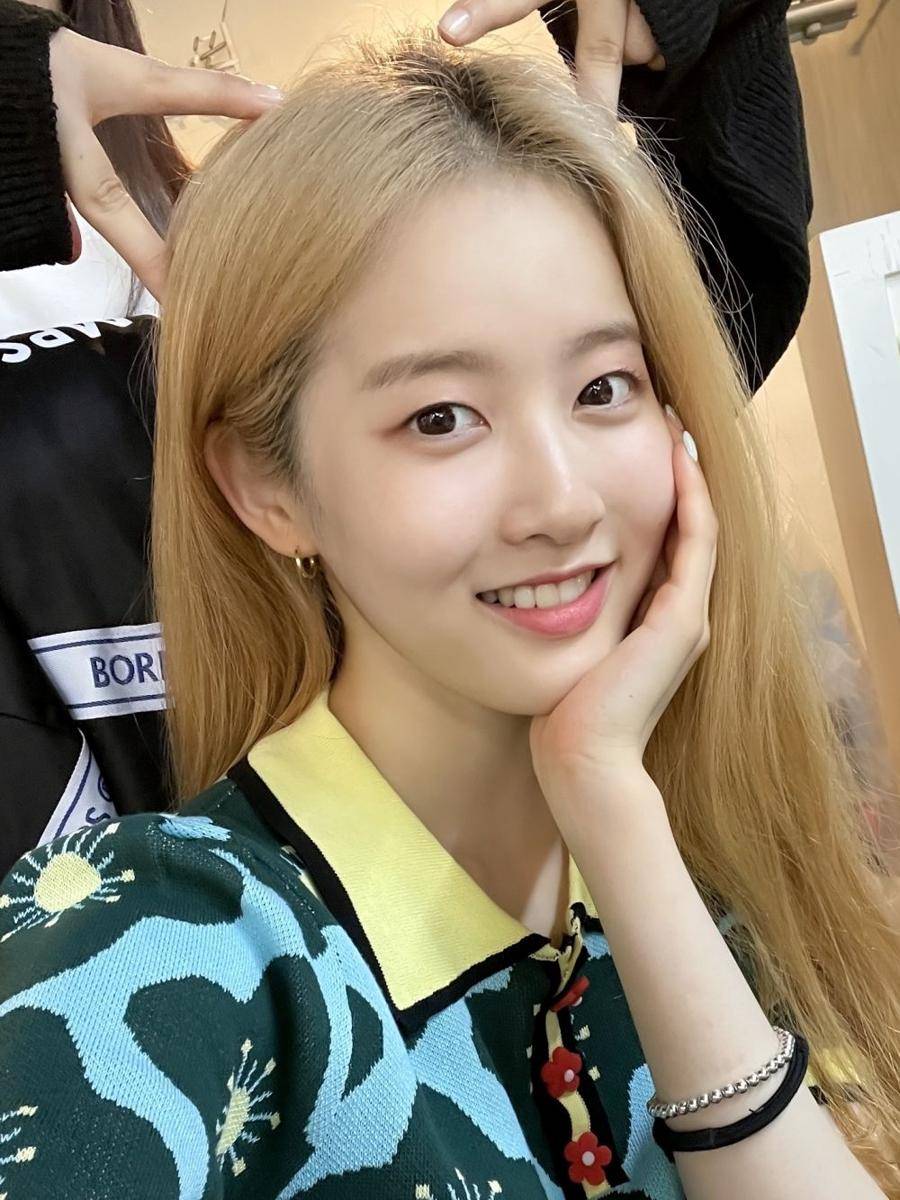Sieun STAYC (twitter.com/STAYC_official)