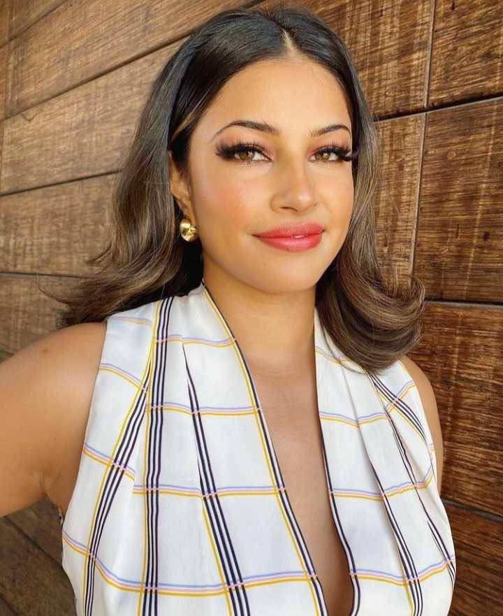 Richa Moorjani (instagram.com/richamoorjani)