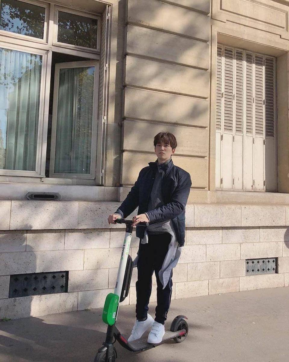 ootd monokrom Junho 2PM (instagram.com/le2jh)