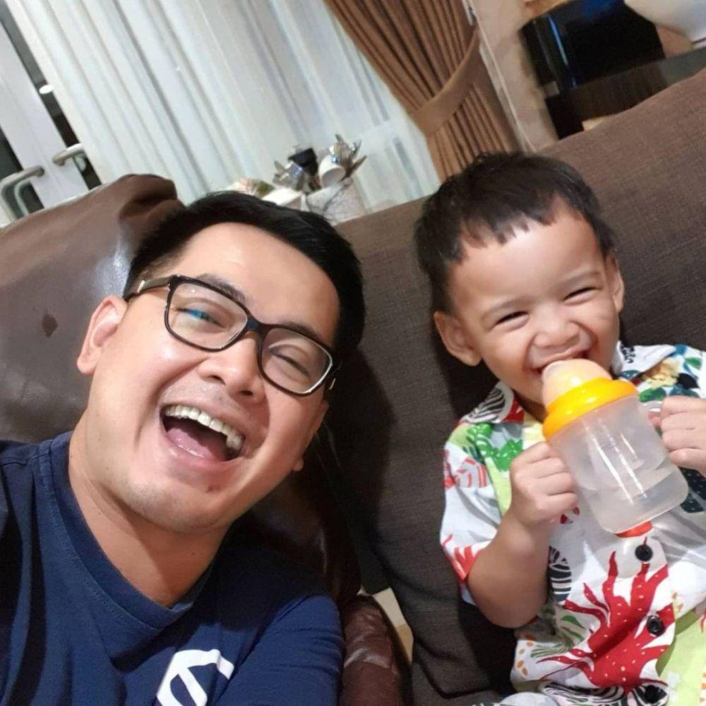 potret Tommy Kurniawan dan buah hati (instagram.com/tommykurniawann)