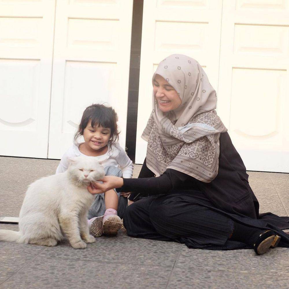 potret Hawa dan hewan peliharaan (instagram.com/shireensungkar)