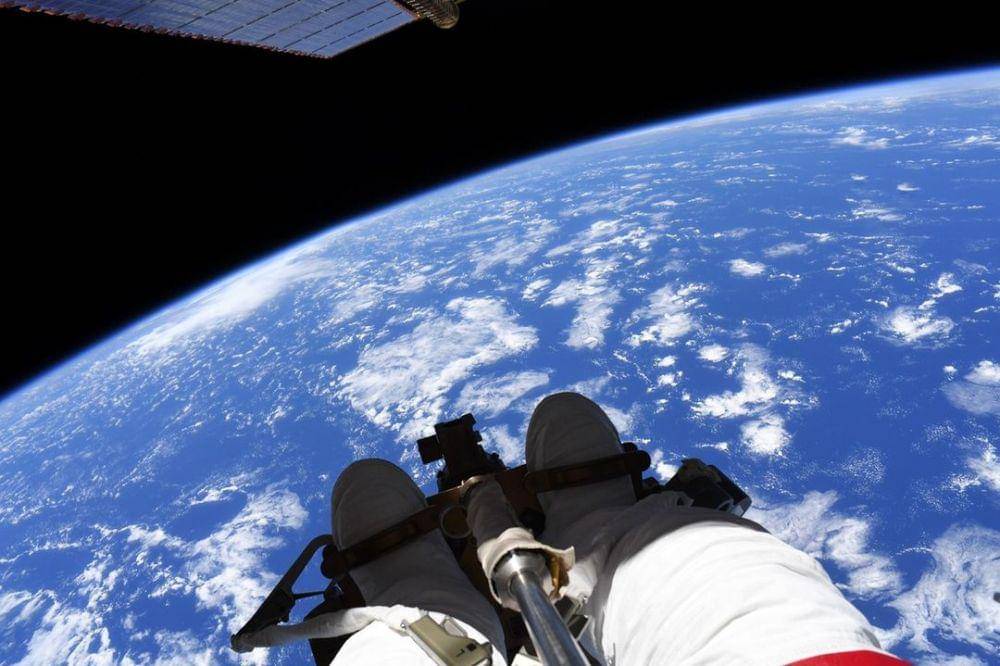 Astronot European Space Agency yang memotret hamparan lautan di Bumi. (Instagram.com/@nasa)