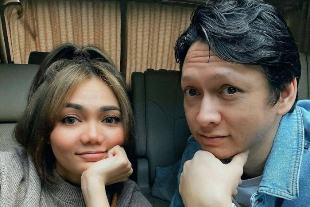 Potret Mesra 9 Komedian Perempuan Bersama Suami, Jomblo Dilarang Baper