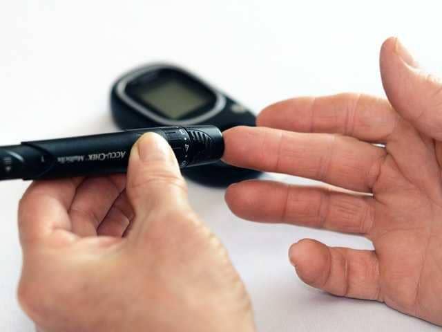 ilustrasi cek gula darah (pexels.com/PhotoMix Company)