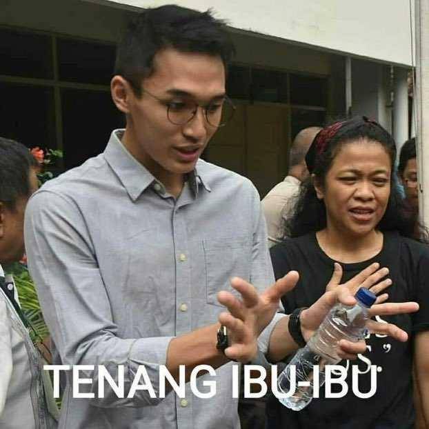 meme badminton (twitter.com/aqruarivus)