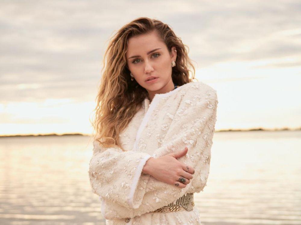 7 Lagu Miley Cyrus yang Cocok Didengarkan saat Patah Hati