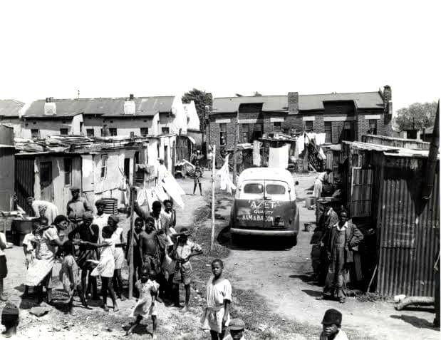 potret rumah kelompok Bantustan dan berwarna di kota kecil Soweto (sahistory.org.za)