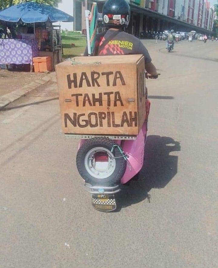 tulisan lucu belakang motor (instagram.com/newdramaojol)
