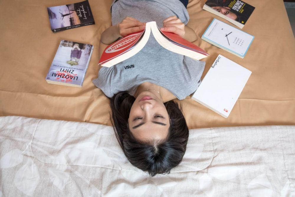 5 Alasan Seorang Penulis Harus Rajin Membaca Buku, Baik untuk Kariermu