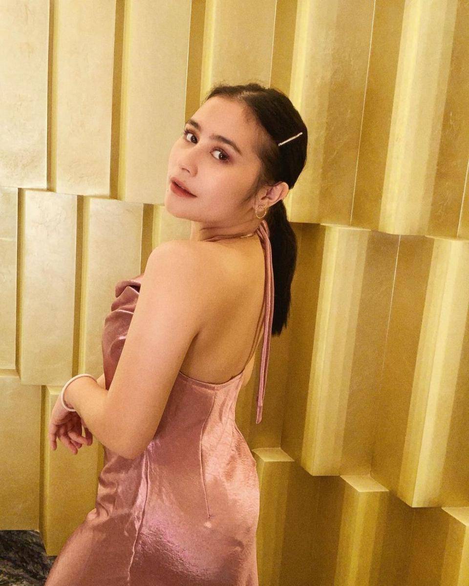 Prilly Latuconsina (instagram.com/prillylatuconsina96)