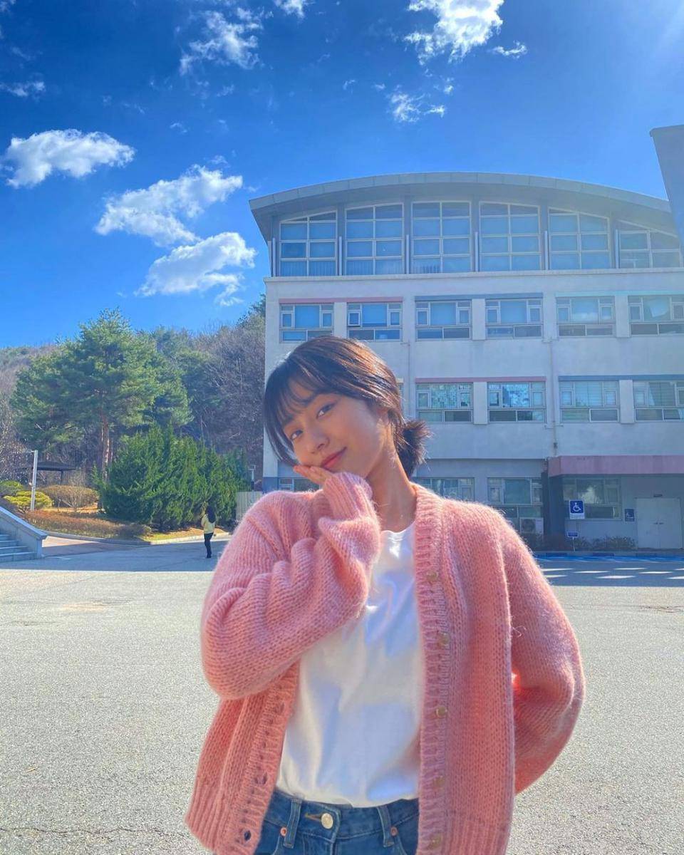 Kang Min Ah (instagram.com/minah320_97)