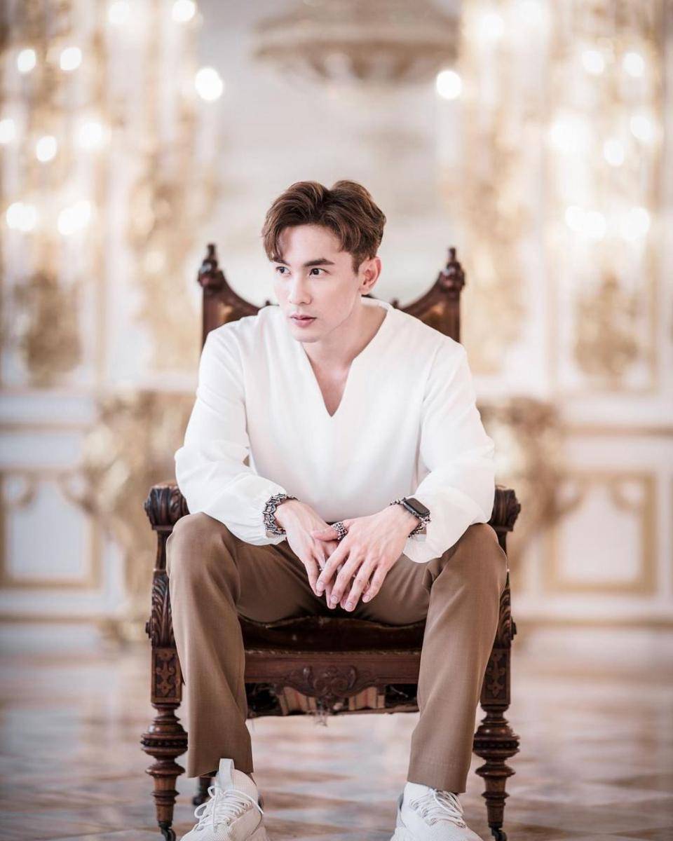 Nat Thewphaingan (Instagram.com/nat_thew)