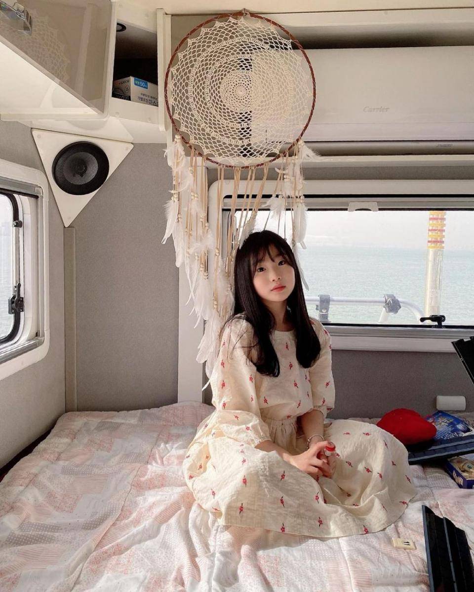 Cho Si Yeon (instagram.com/lucy_siyeon)