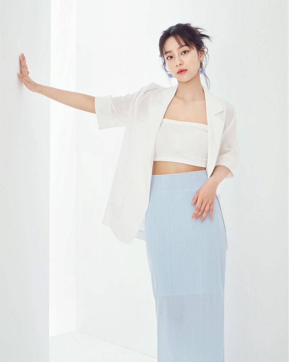 Kang Min Ah (instagram.com/minah320_97)