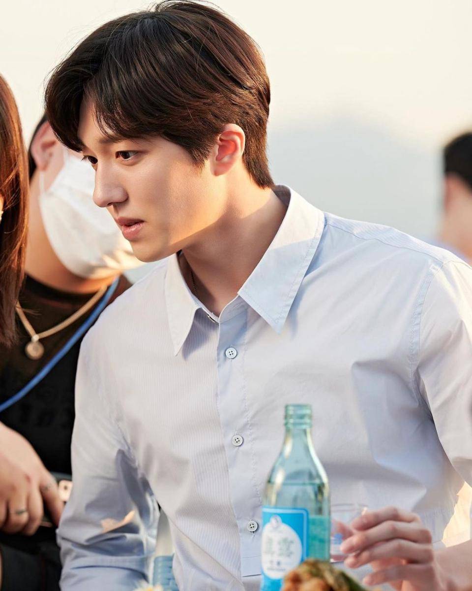 Chani SF9 (instagram.com/c_chani_i)