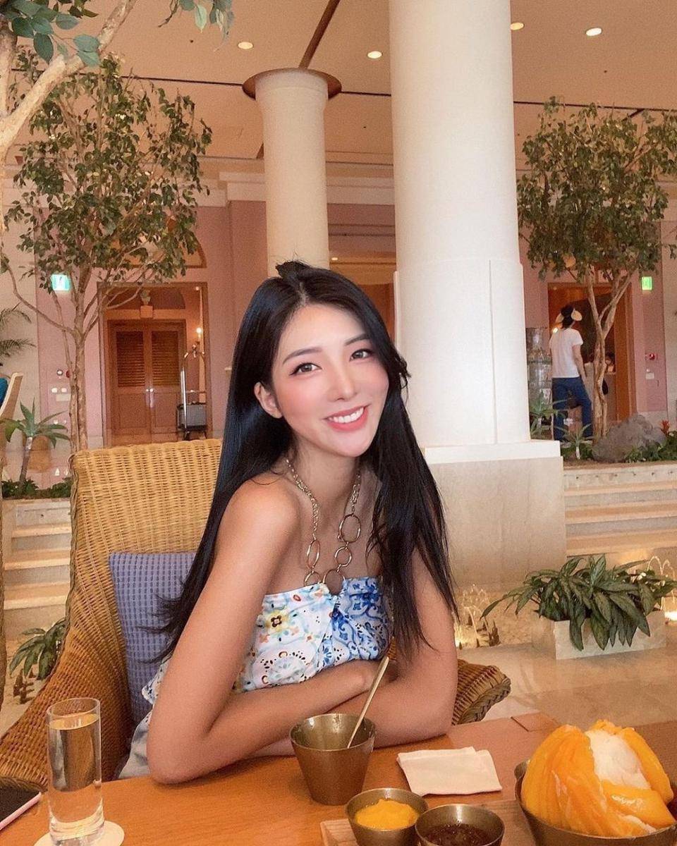 Park Ha Ri (instagram.com/twinkle_hari)