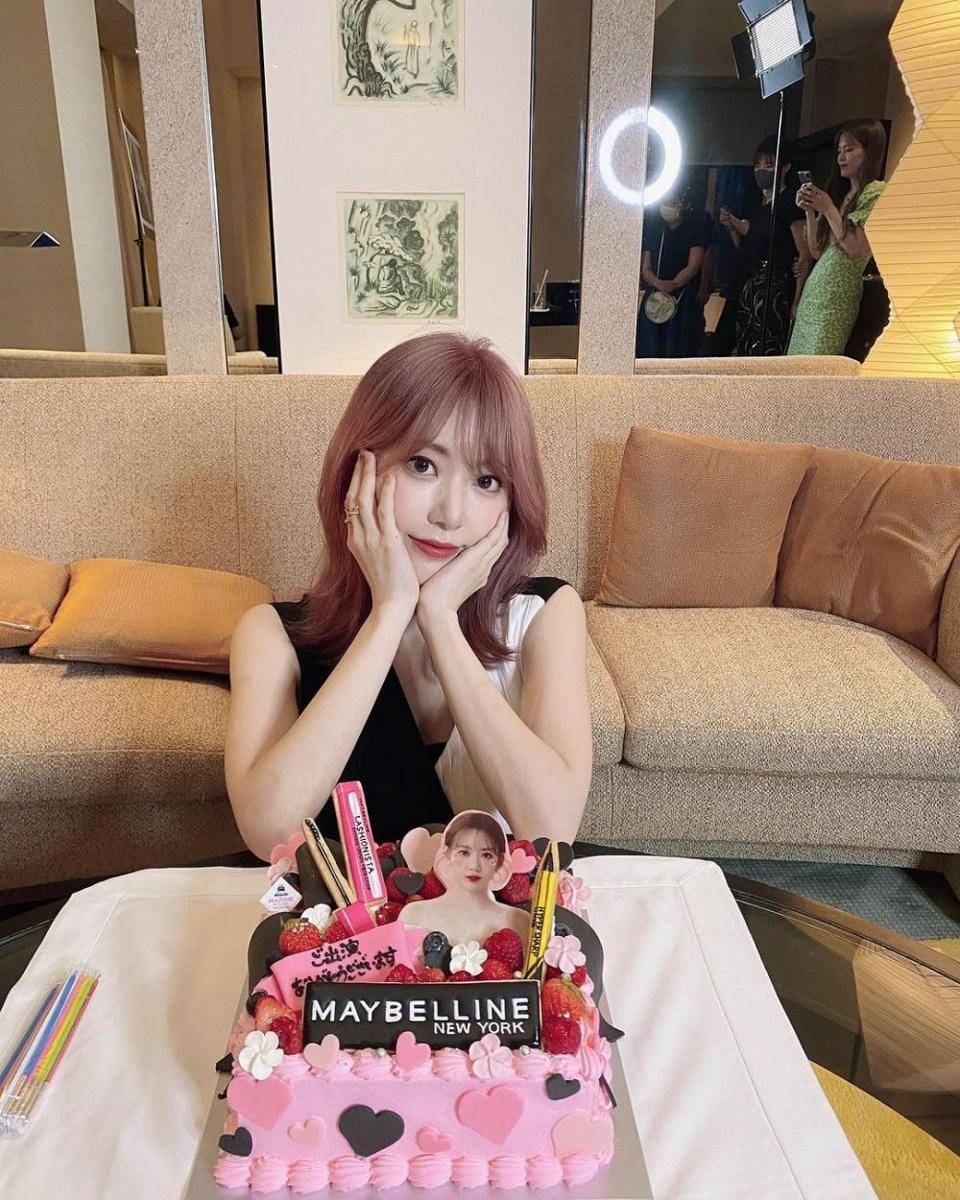 Sakura ex IZ*ONE (instagram.com/39saku_chan)