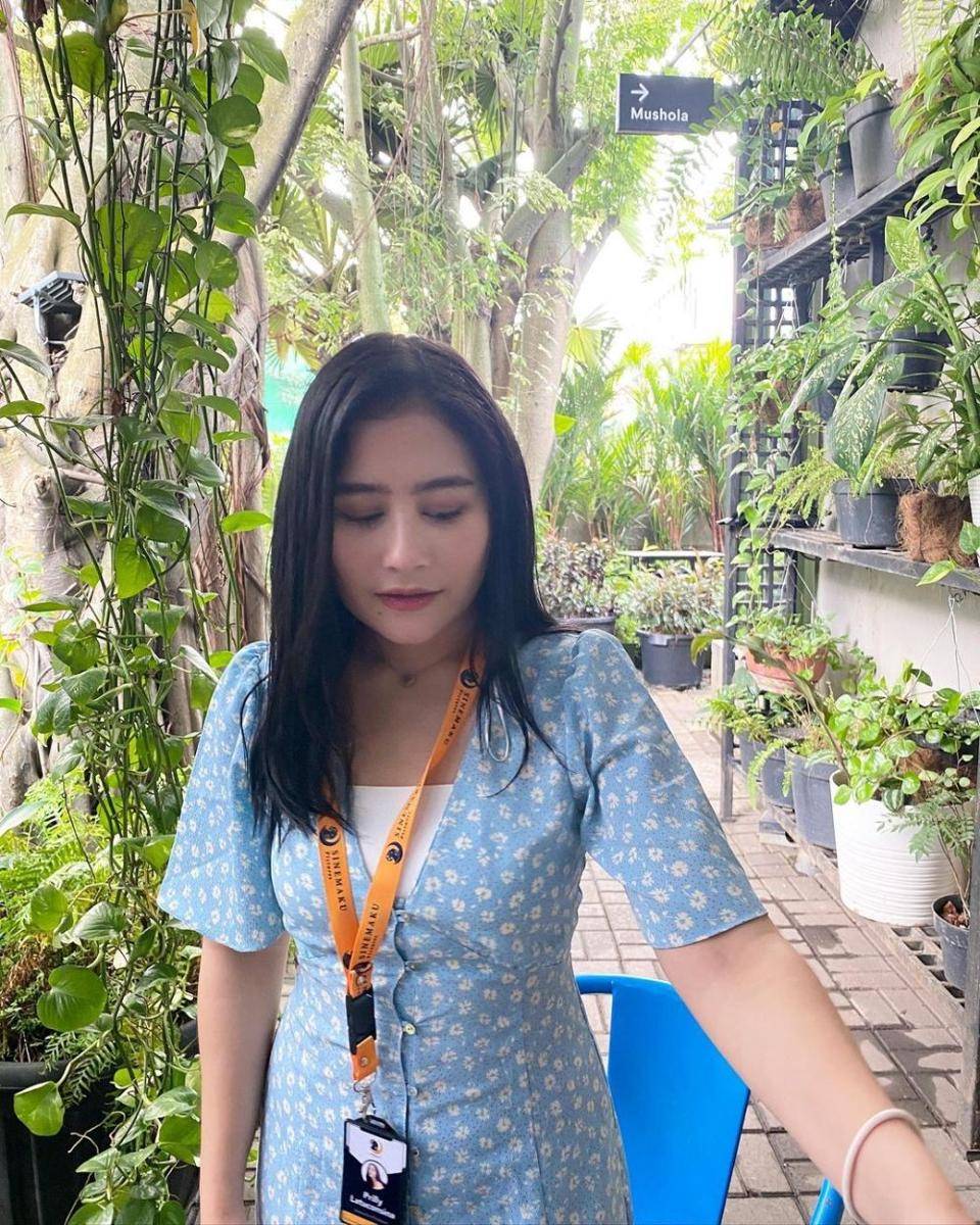 Prilly Latuconsina (instagram.com/prillylatuconsina96)