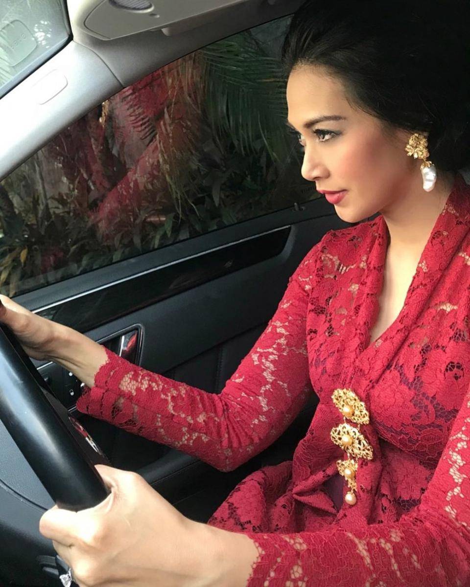 Kebaya brokat Diah Permatasari (instagram.com/dps_diahpermatasari)