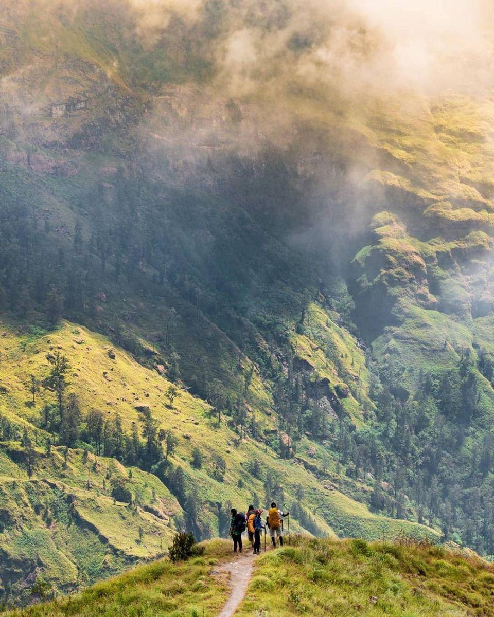 Gunung Rinjani, Lombok (instagram.com/adhinagara)
