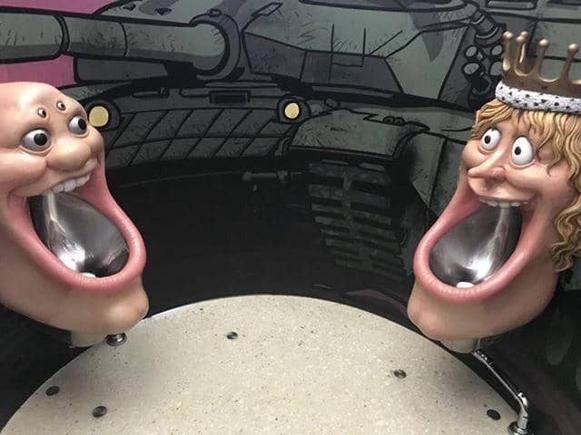 Desain Toilet Aneh (twitter.com/scarytoilet)