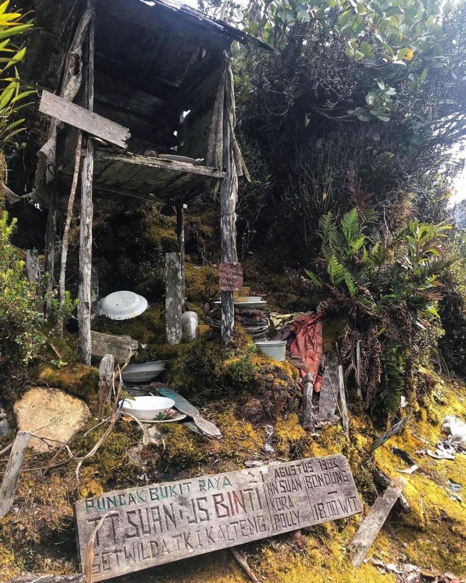 Gunung Bukit Raya (instagram.com/gamawardhani)