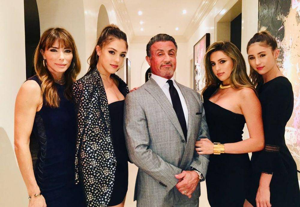 potret Sylvester Stallone bersama keluarga (instagram.com/officialslystallone)