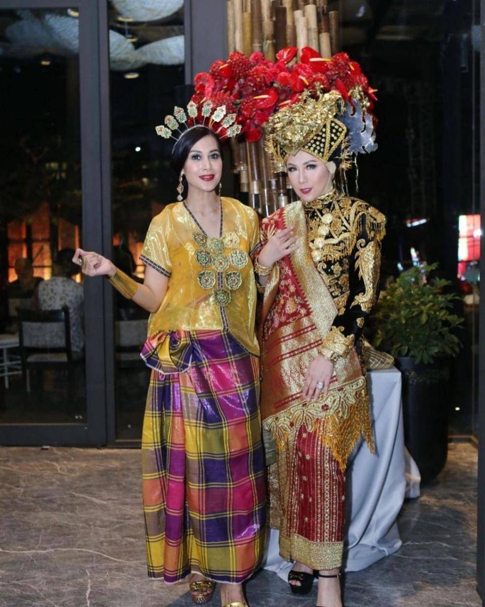 Baju Etnik Diah Permatasari (instagram.com/dps_diahpermatasari)