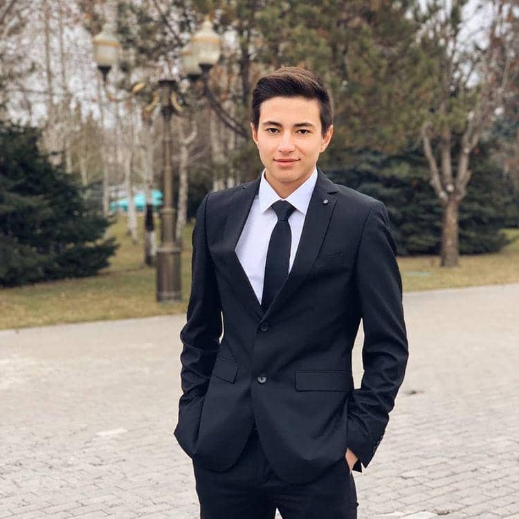 potret Ulugbek Rashitov (Instagram.com/ulugbekrashitov)