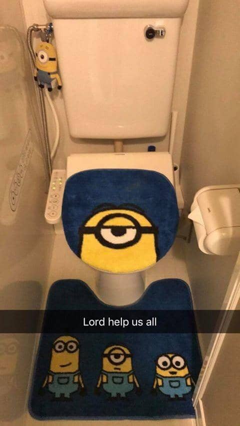 Desain Toilet Aneh (twitter.com/scarytoilet)