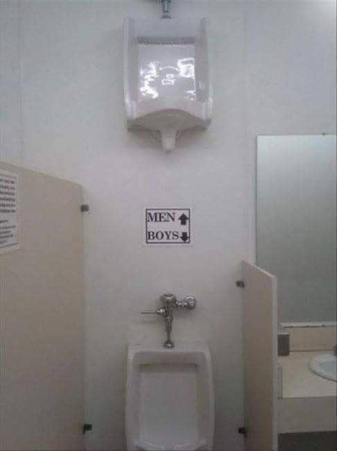 Desain Toilet Aneh (twitter.com/scarytoilet)