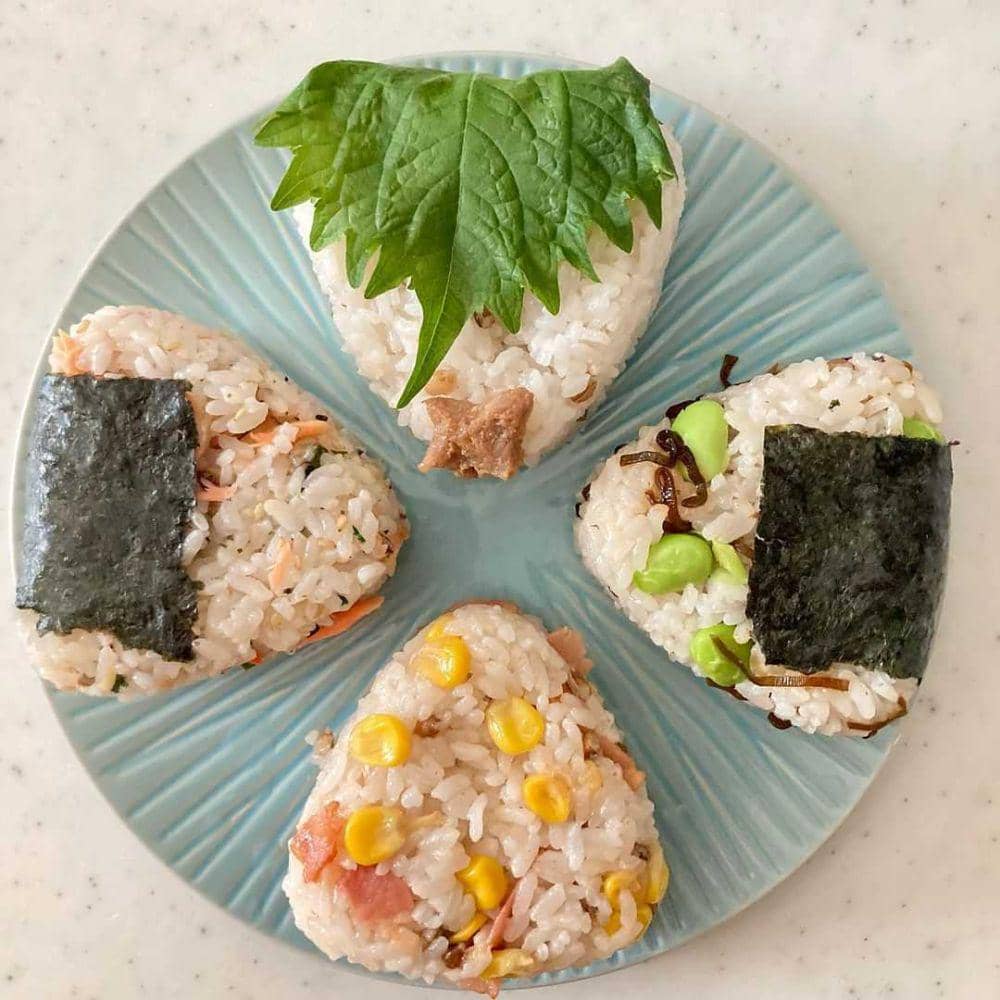 onigiri (instagram.com/obento4tws)
