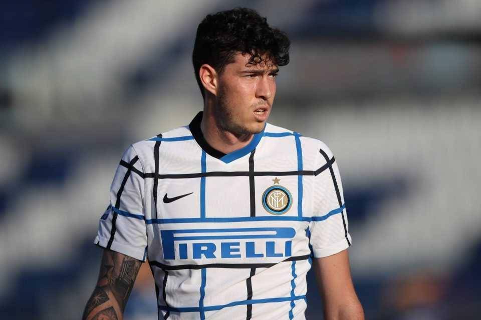 Bastoni saat membela Inter Milan (sempreinter.com)