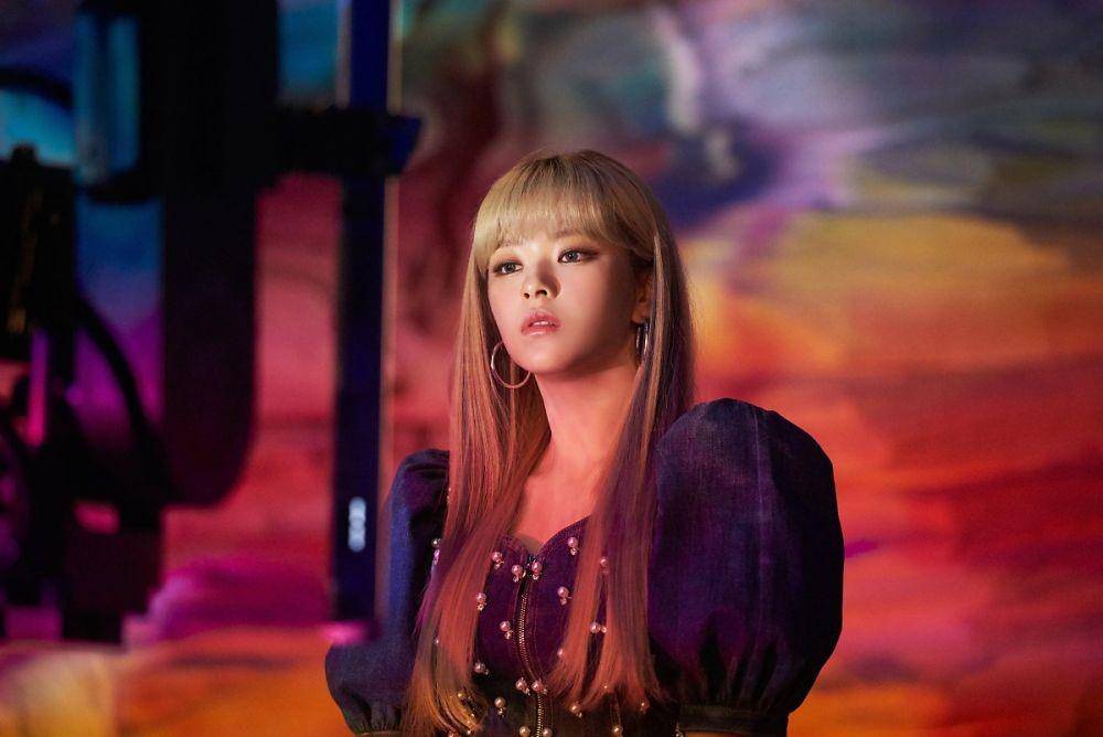 Jeongyeon TWICE  (fanpop.com)