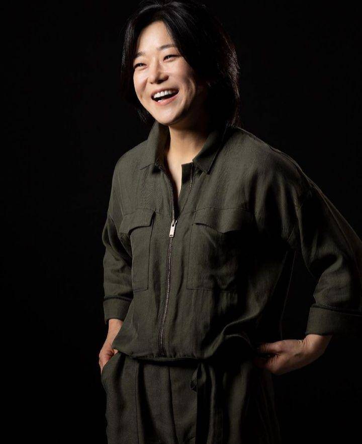 Lim Sung Mi (instagram.com/webzine_reverse)