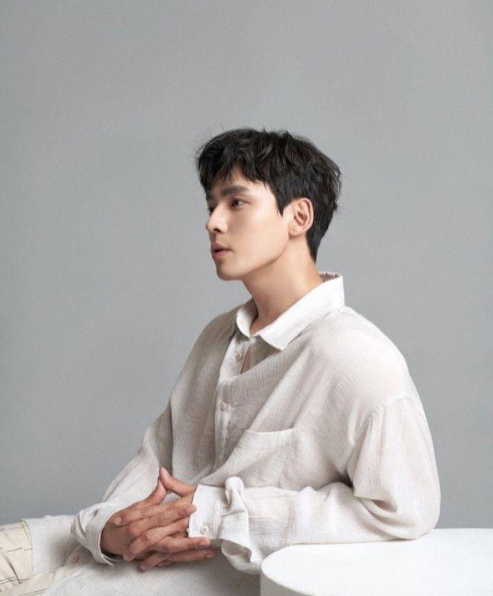 Kang Hyung Suk (instagram.com/kanghyungsuk_)
