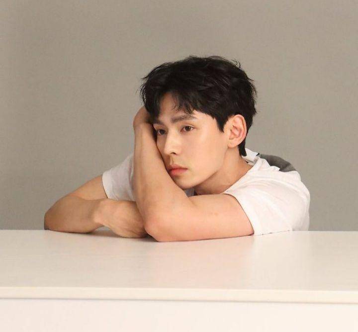 Kang Hyung Suk (instagram.com/arment_official)