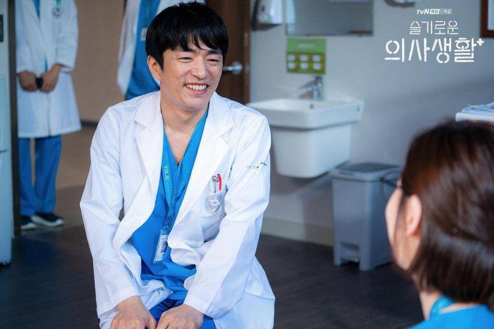 Jung Moon Sung di Hospital Playlist. (instagram.com/hospitalplaylist_official)
